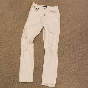 White skinny jeans